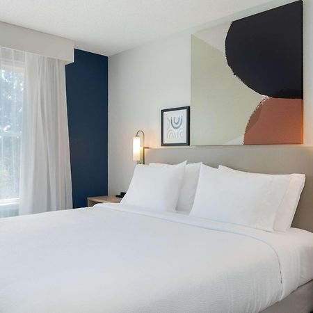Spark By Hilton Summerville Luaran gambar