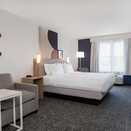 Spark By Hilton Summerville Luaran gambar