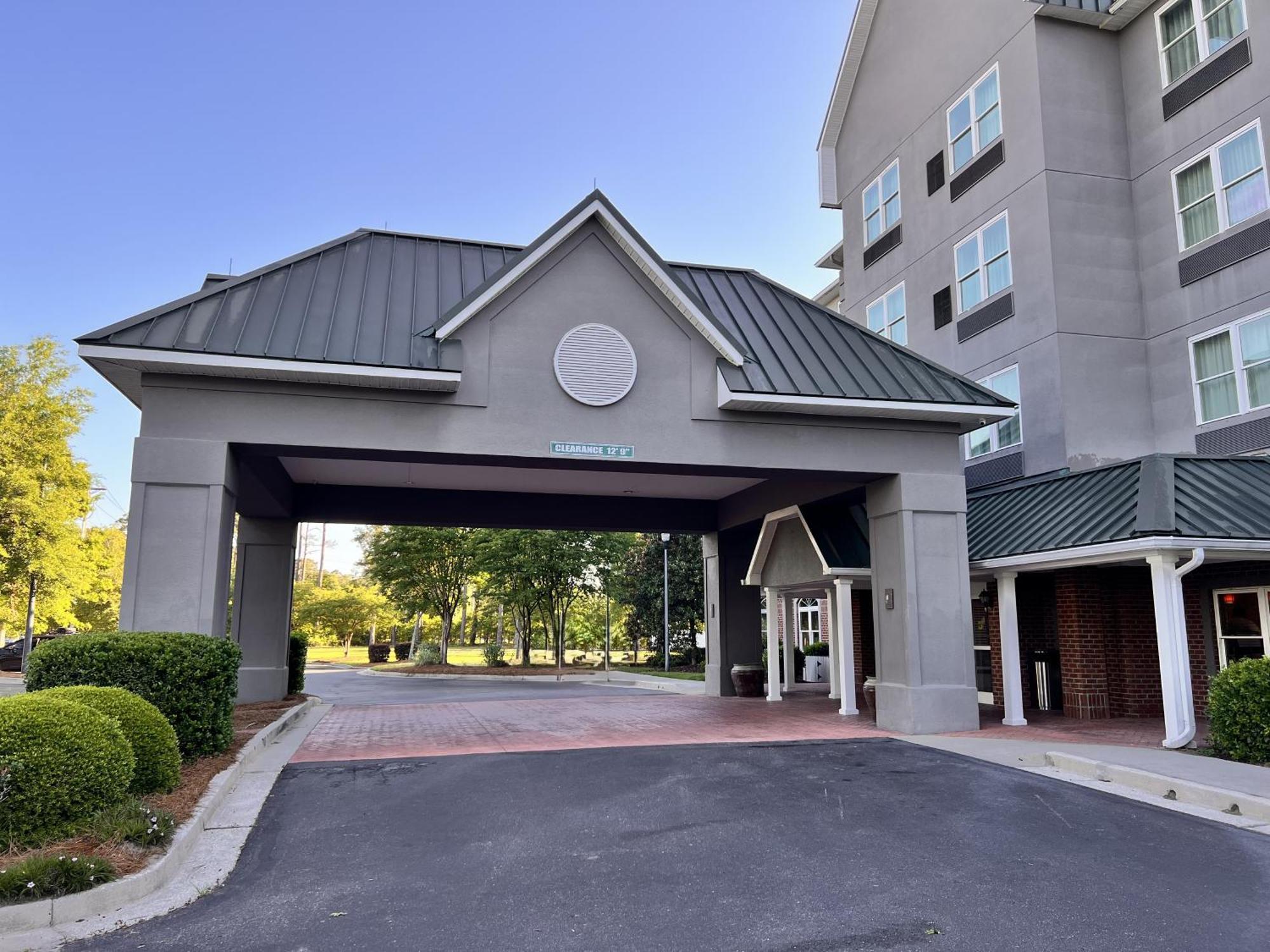 Spark By Hilton Summerville Luaran gambar
