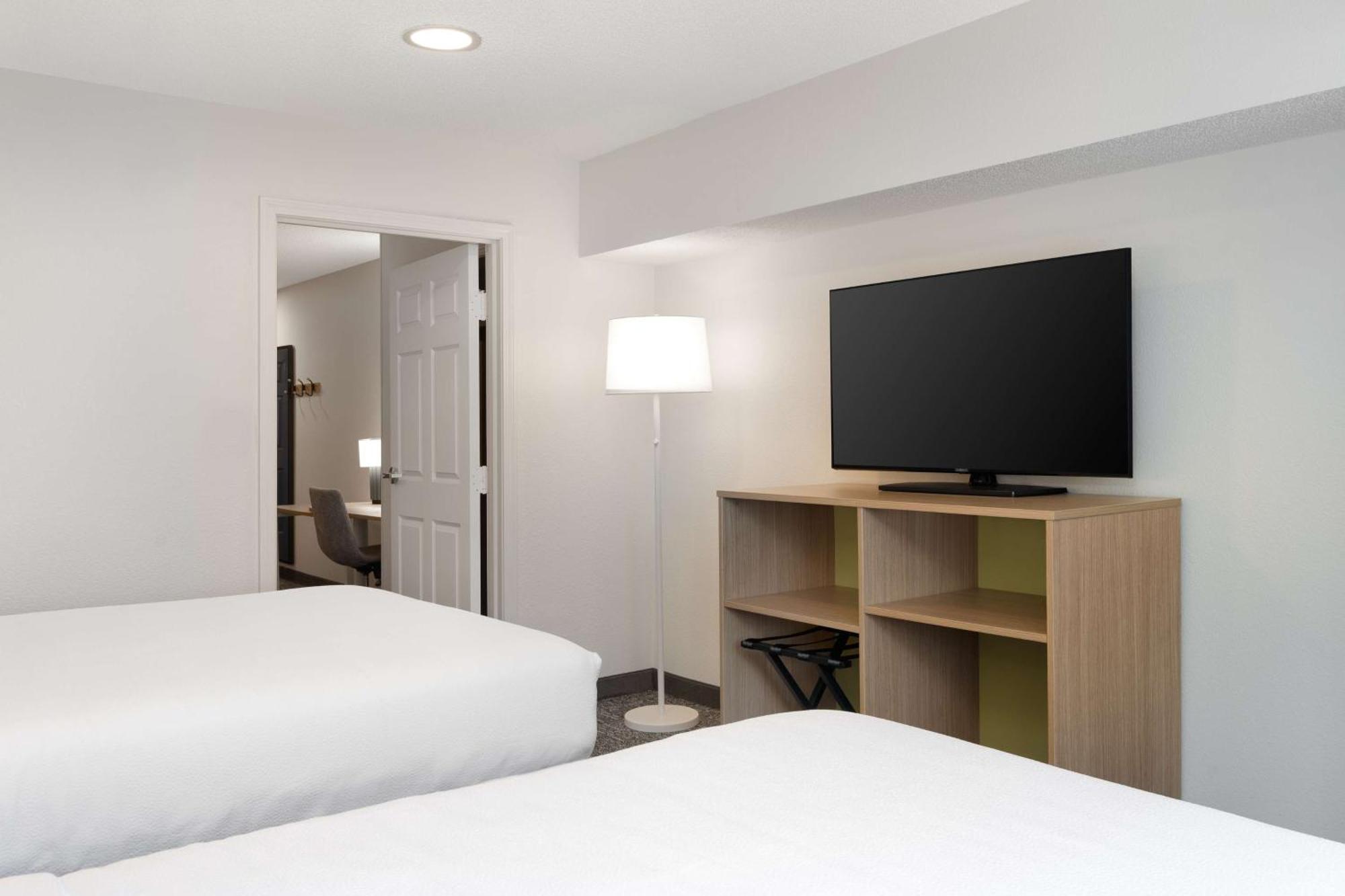 Spark By Hilton Summerville Luaran gambar