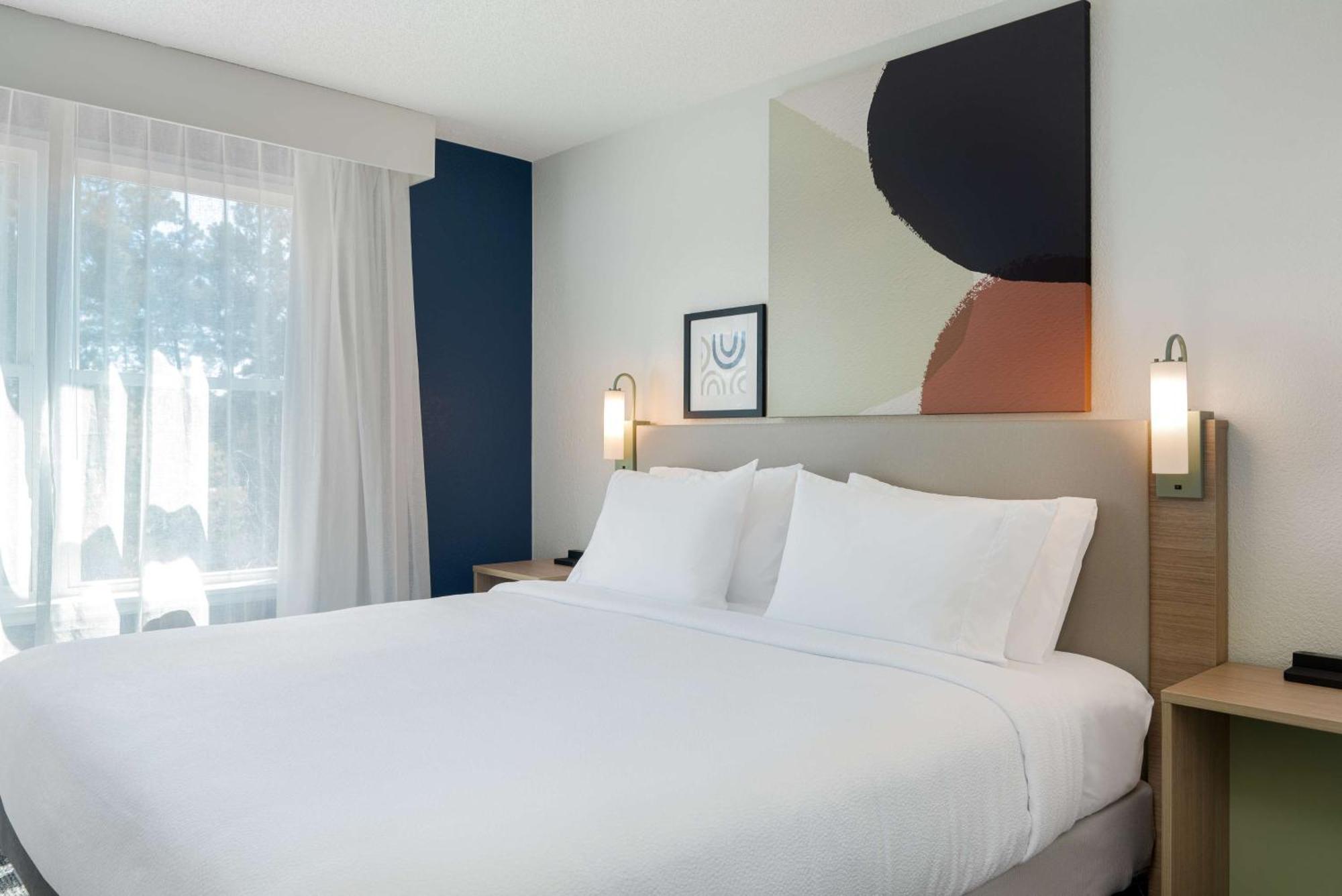 Spark By Hilton Summerville Luaran gambar