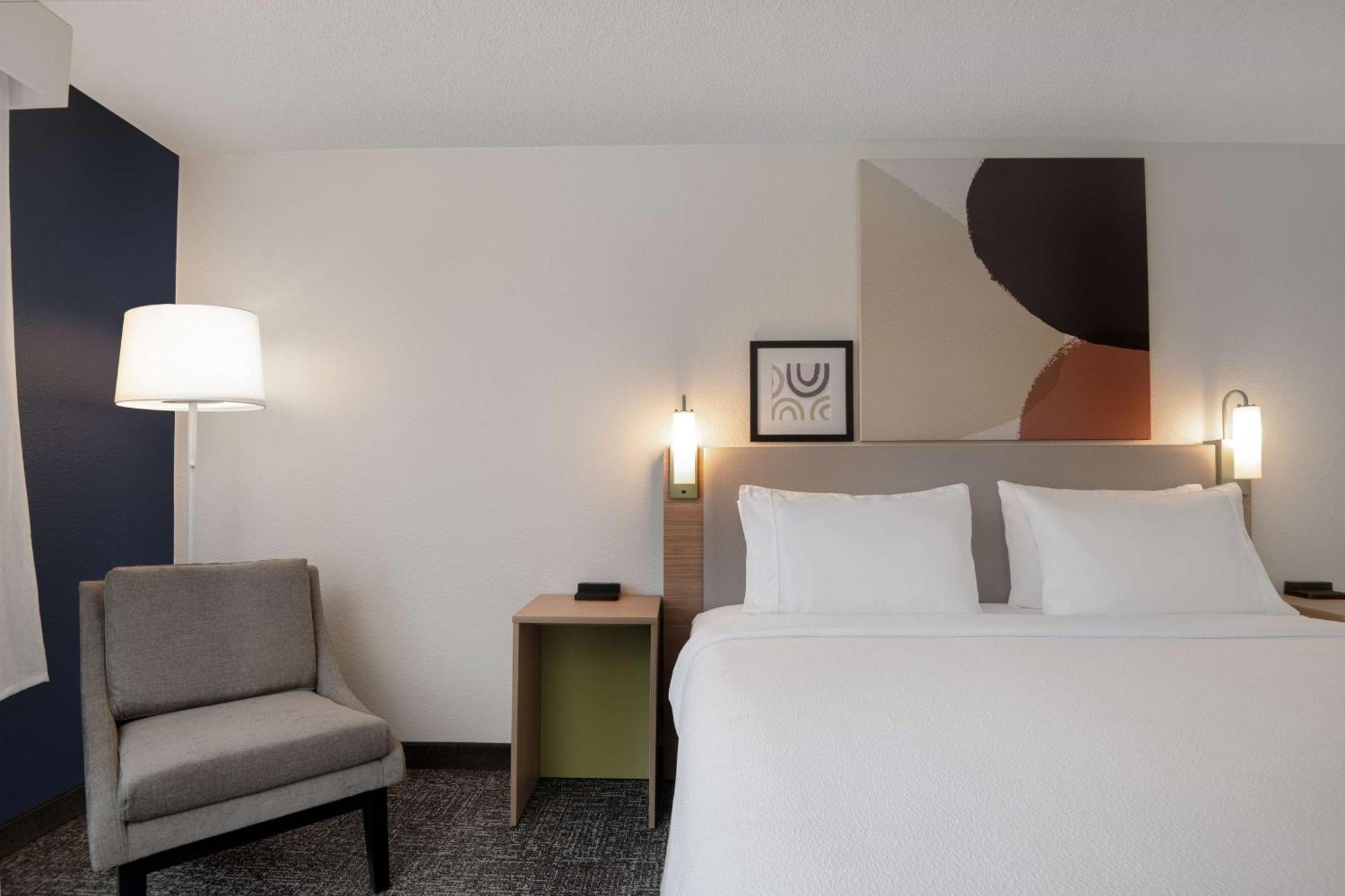 Spark By Hilton Summerville Luaran gambar