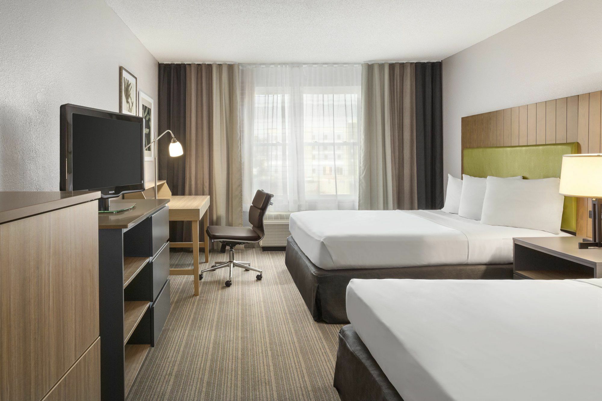 Spark By Hilton Summerville Luaran gambar