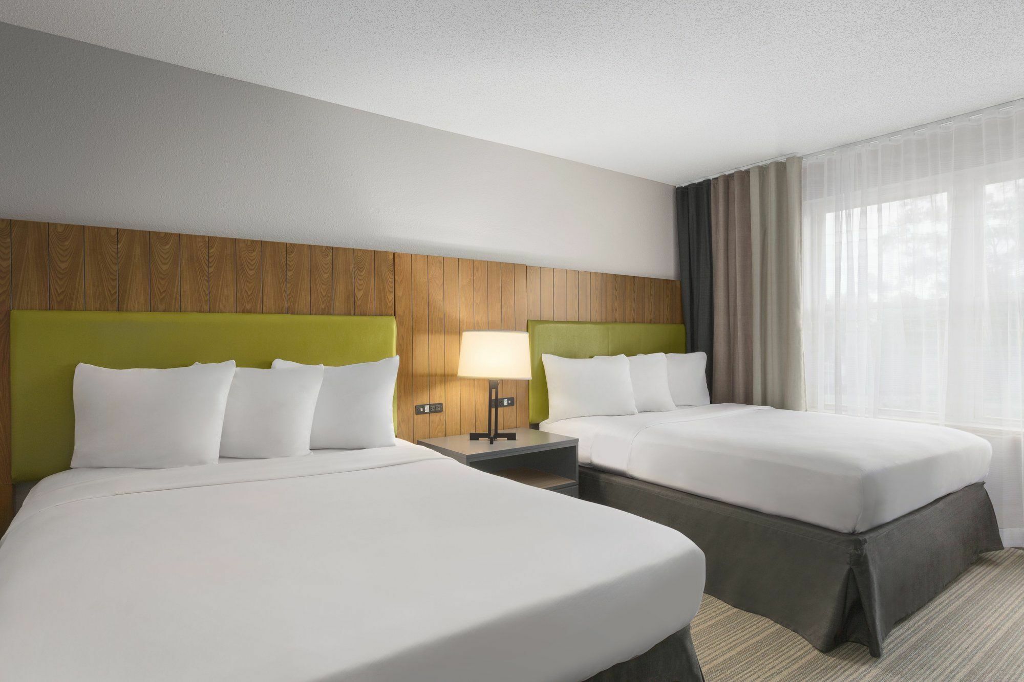 Spark By Hilton Summerville Luaran gambar